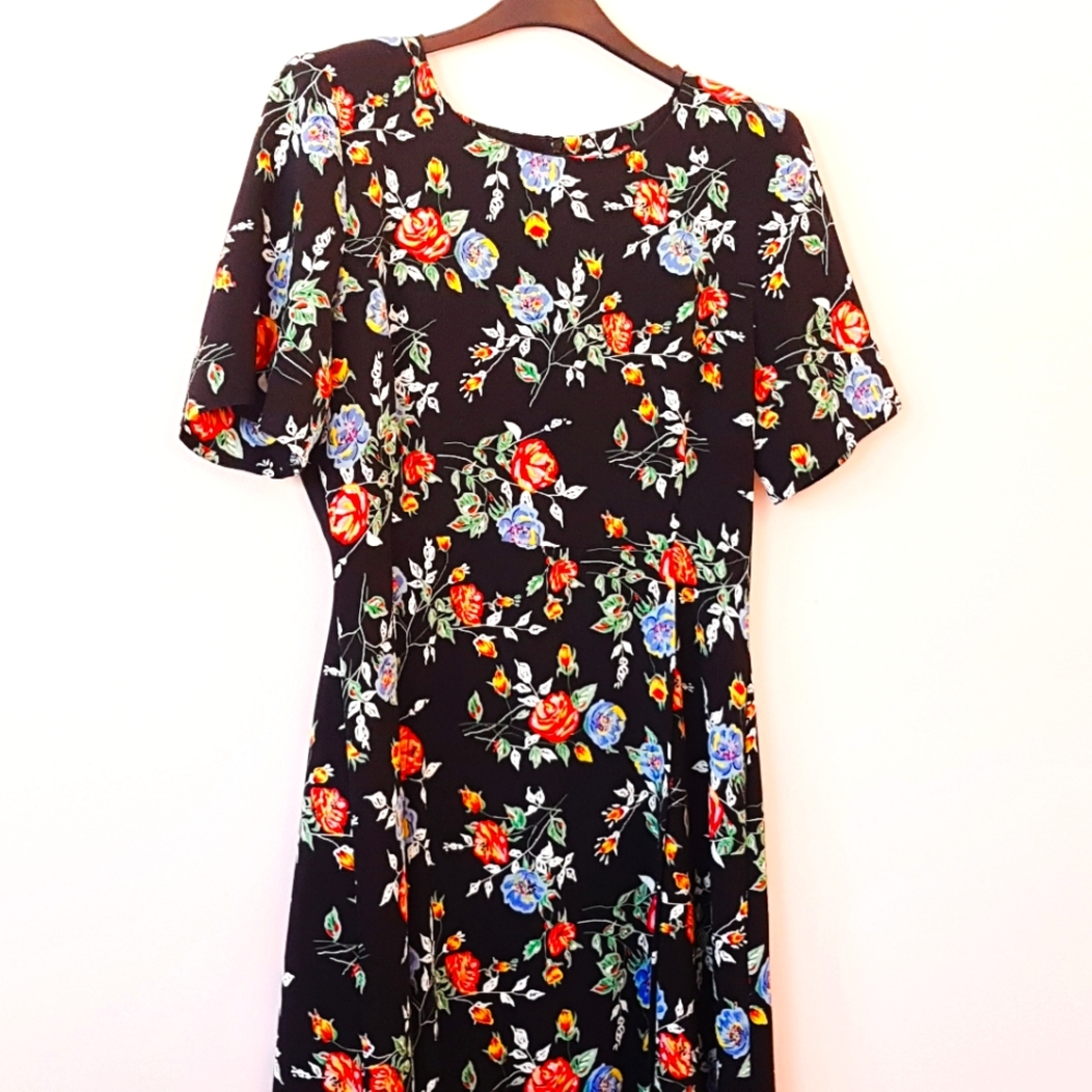 90s Simon Chang floral dress! 🌹🌼